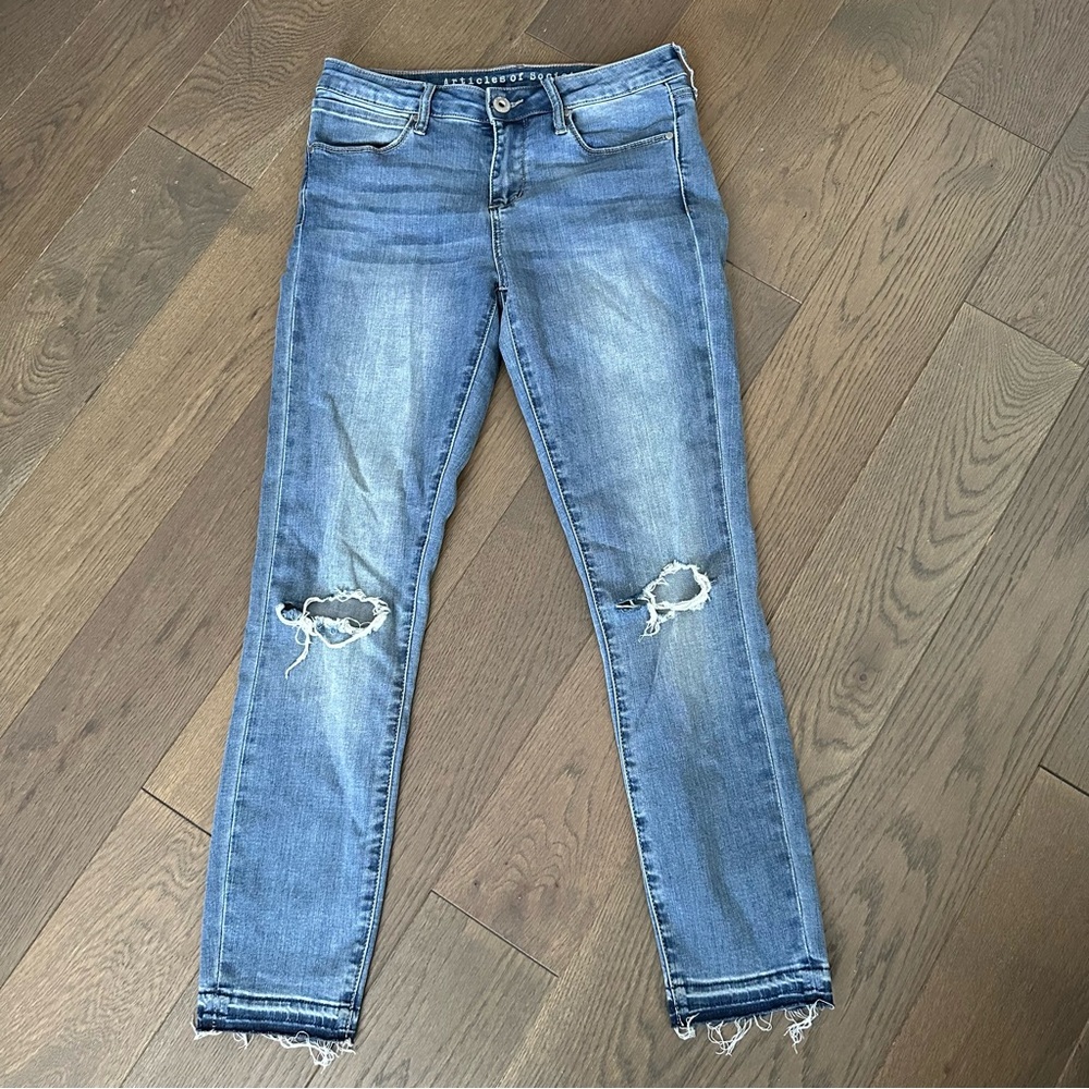 Articles Of Society Ripped Jeans Size 26